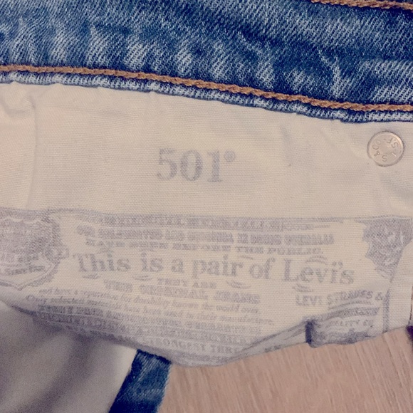 EUC - LEVI’s 501 - AUTHENTIC CROPPED - Picture 7 of 7